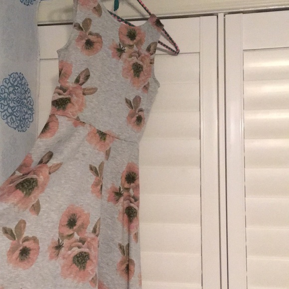 Grey dress with pink flowers h and m - Picture 3 of 3